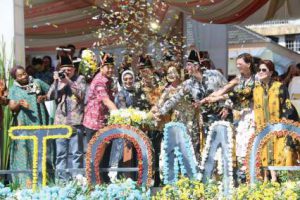 Tomohon International Flower Festival @ Kota Tomohon