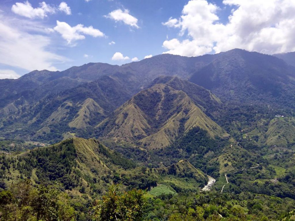 Makassar – Toraja – Sengkang – Bira Tour 6 H5M