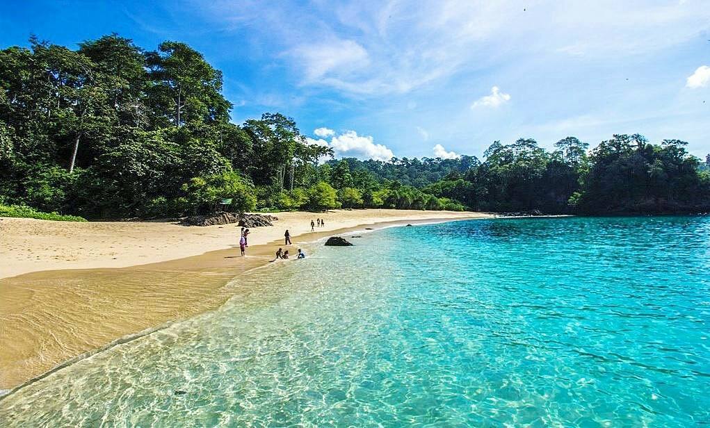 green bay dan green island banyuwangi